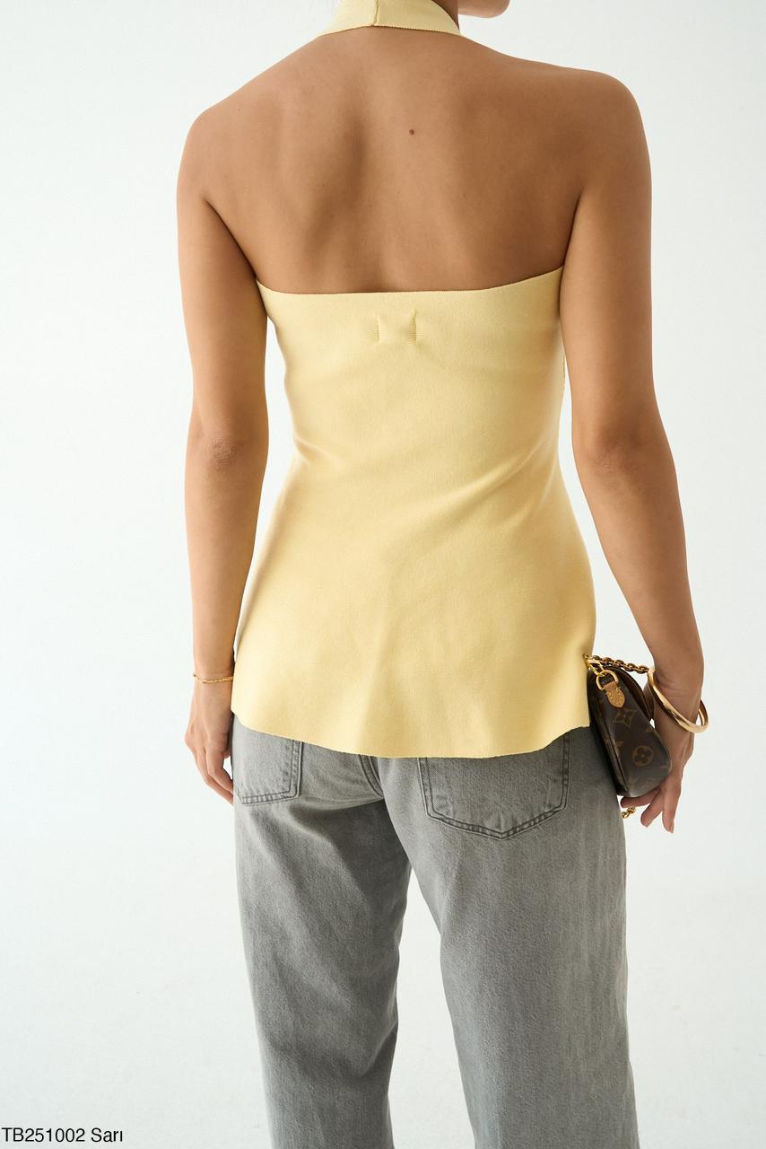 Knitted Halter Blouse with Twist Detail